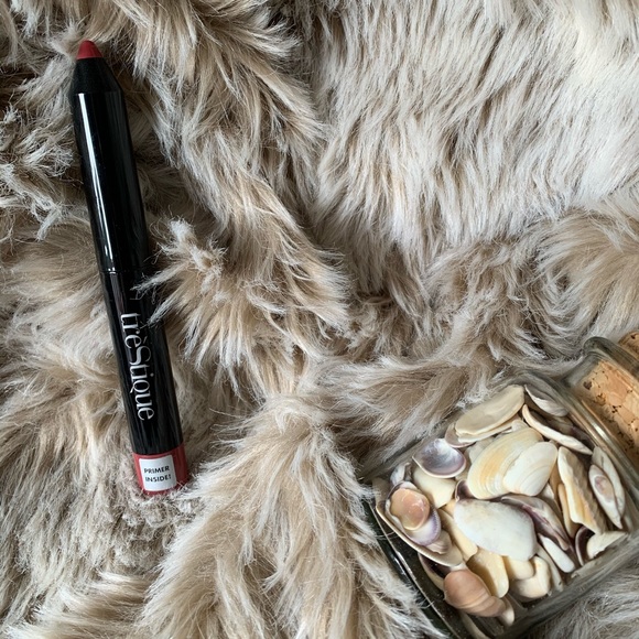 Choose a FREE Lipstick with Purchase! - Picture 4 of 14